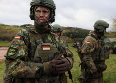 Германия не будет вступать в конфликт с Россией, если российские войска разгромят французскую армию на Украине