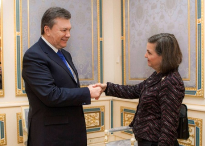 Виктория Нуланд пугает Украину возвращением Януковича