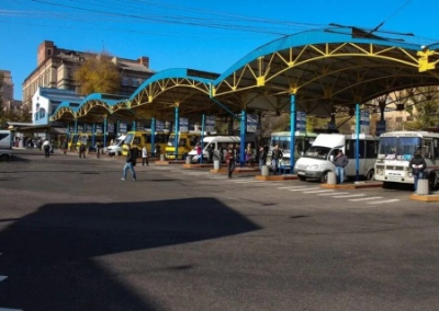 «Комчас с 23:00, а в 19:00 уже ни одного автобуса». Администрации Донецка мешает комендантский час для налаживания нормальной работы общественного транспорта