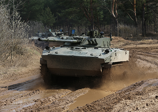 Новая партия серийных боевых машин БМД-4М и БТР-МДМ «Ракушка» будет передана Ульяновскому соединению ВДВ