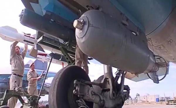 Истребитель-бомбардировщик Су-34, оснащенных ракетами «воздух-воздух»