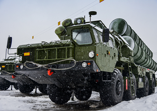Минобороны России получило очередной полковой комплект С-400