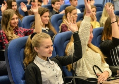 В ЛНР готовятся к выборам в Молодежный парламент