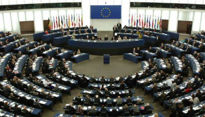 В Европарламенте грозят России «атомной бомбой» в виде отключения от SWIFT