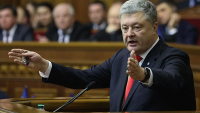 Порошенко в шоке от «отката» провозгласил декоммунизацию вопросом национальной безопасности Украины