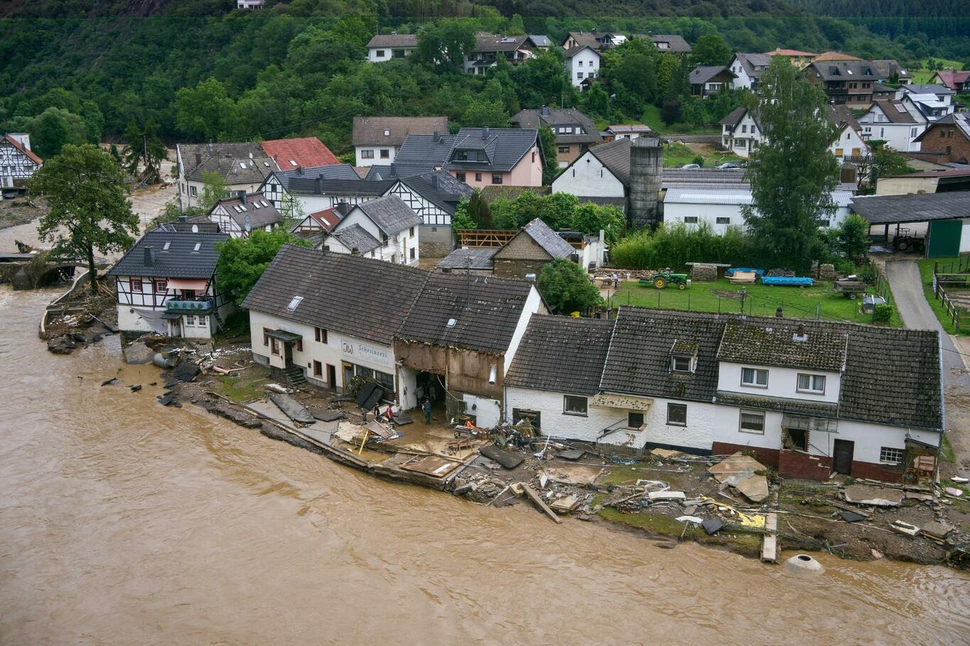 Наводнение в Рейнланд-Пфальц и Северный Рейн - Вестфалия