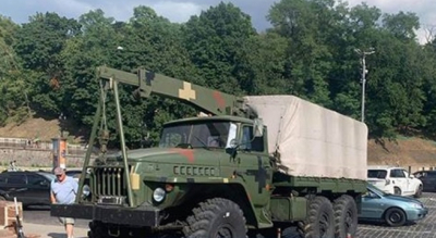 Военный грузовик «без тормозов» протаранил несколько авто в центре Киева
