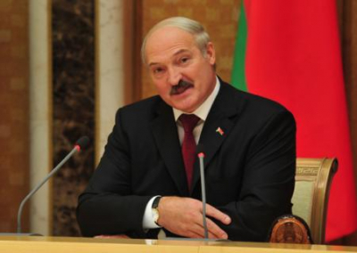Лукашенко заявил, что привьется только белорусской вакциной. В стране отменён обязательный масочный режим