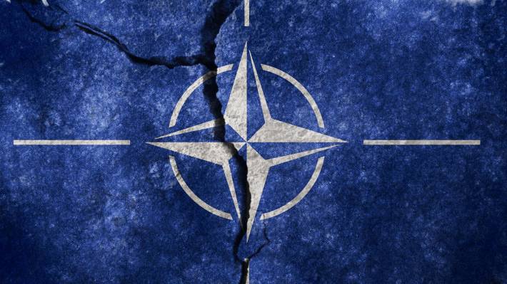 ЕС и НАТО загоняют отношения с РФ в опасный тупик