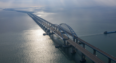 Шмыгаль предложил СНБО ввести санкции за строительство Крымского моста