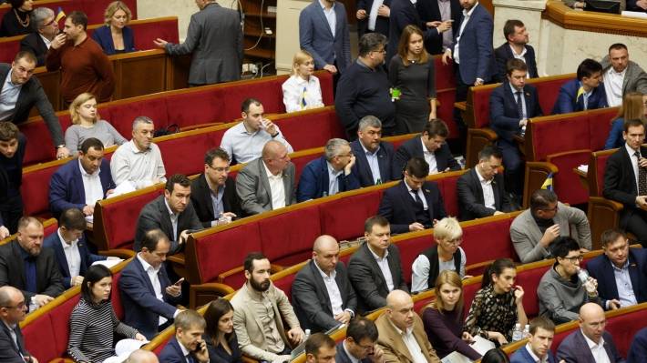 Внутренние политические склоки угрожают роспуском парламента Украины
