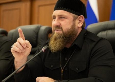 Песков на заявление Кадырова о вводе войск на Украину: решение принимает президент РФ