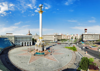 Мирная жизнь поставит крест на зарубежной халяве. У Киева нет мотива идти на компромисс с Москвой – эксперт