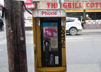 Канада отменила бесплатные звонки на Украину