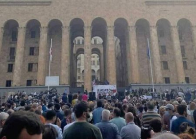 Грузины вновь вышли на митинг в поддержку иностранных агентов