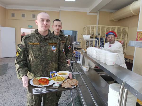 Вот это по-нашему: щи и кулеш наварили в армейских столовых в рамках Дней русской и белорусской кухни