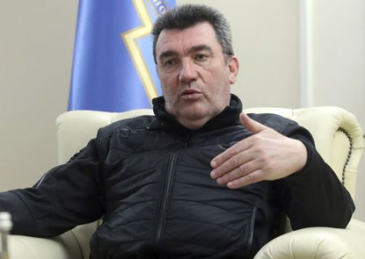 Данилов: дипурегулирование конфликта станет политическим убийством Зеленского