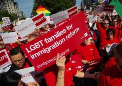 США открывает двери для ЛГБТ-мигрантов. А в школе реформировали идентичности «девочка» и «мальчик»