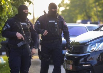 Вучич намерен «разоружить» Сербию после двух массовых убийств в стране