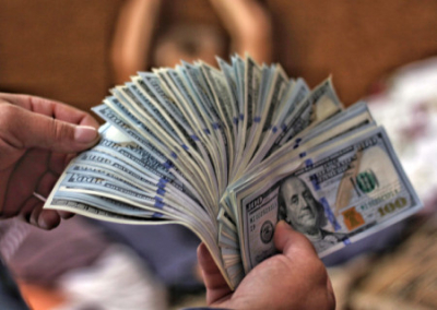 Эксперт: время США подойдет к концу, когда появится замена доллару