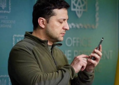 American Conservative: Зеленского понизили до уровня главного сборщика пожертвований?