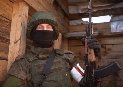 «Мы поменялись ролями»: Бойцы СВО поздравили ветеранов с Днем Победы