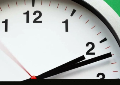 В Госдуме хотят вернуться к сезонному переходу на летнее и зимнее время. В правительстве идею не одобряют