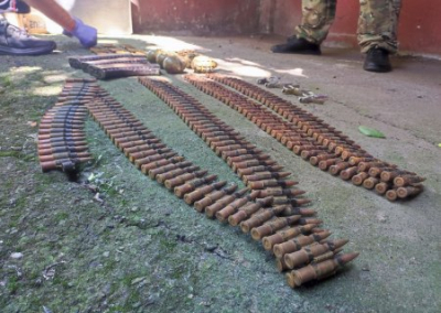 В Херсонской и Запорожской областях продолжают ликвидировать схроны с оружием и боеприпасами