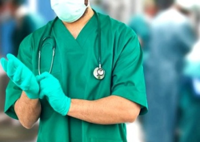 Украинские медики-переселенцы с многолетним стажем, чтобы выжить в Британии работают уборщиками и грузчиками