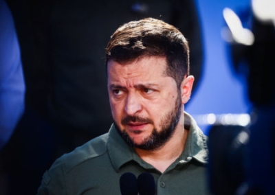 Вместо пенсий - снаряды для ВСУ. Куда Зеленский потратил западные кредиты?