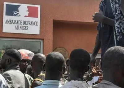 ЕС вывозит своих граждан из Нигера