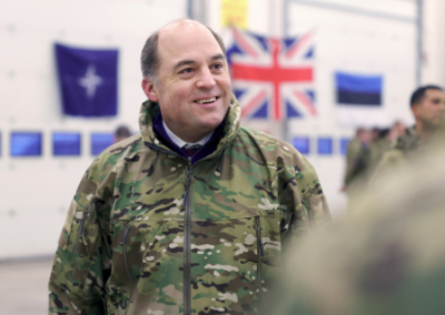 Британский министр обороны Бен Уоллес ушел в отставку