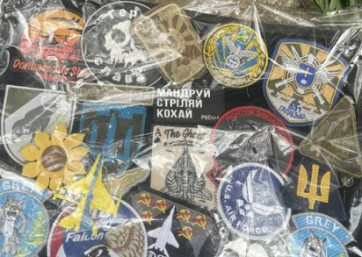 В Киеве ограбили могилу пилота «Джуса», украв с нее шевроны