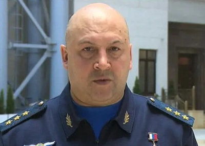 В сети появилось фото генерала Суровикина - на свободе