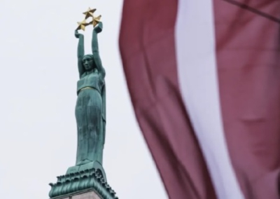 Пока латвийские нацисты борются с Домом Москвы, в стране грядет демографический кризис: русскоязычные покидают русофобскую Латвию