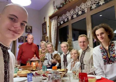 Сыновья львовского мэра Садового «воюют» в Европе – подальше от зоны боевых действий