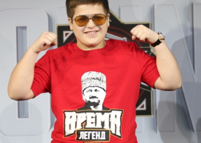 В России начался флешмоб по награждению сына Кадырова главами мусульманских регионов