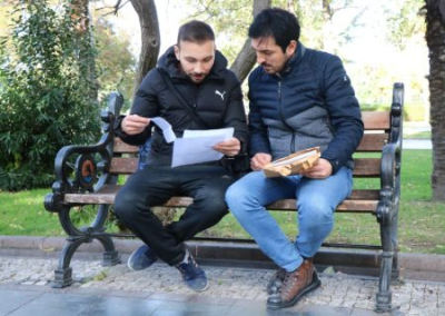 Зеленский с помощью опросов пытается легализовать свои диктаторские полномочия