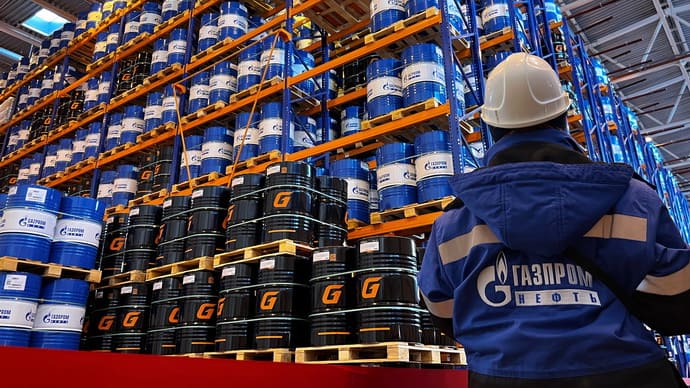 Ценовой потолок на российскую нефть «все менее применим» заявляет Всемирный банк