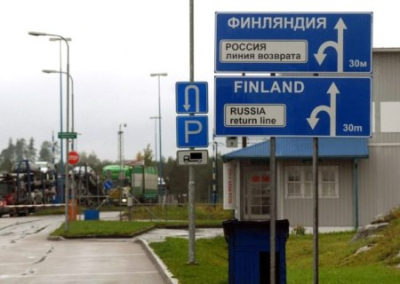 Тысячи финнов призвали власти не закрывать КПП на границе с Россией