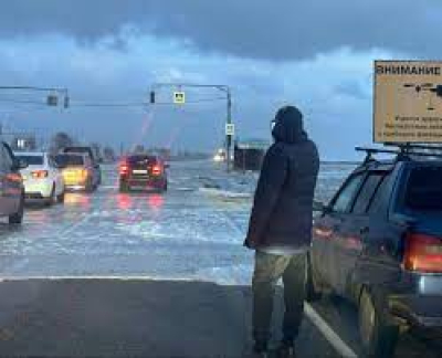 Крым пережил ночь «шторма века». На полуострове понедельник объявлен выходным