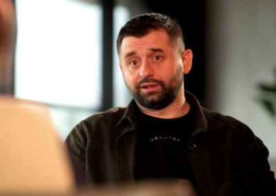 Глава фракции «Слуга народа» хочет переложить ответственность за потерю территорий на народ