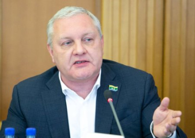 Екатеринбургский депутат призвал жителей ходить пешком, если им не нравится цена на проезд