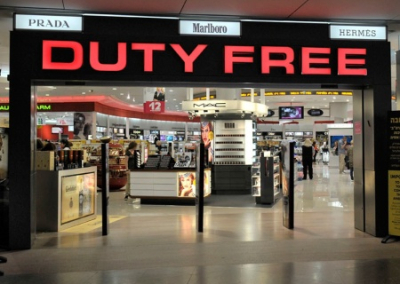 Власти России хотят разрешить продажу алкоголя в магазинах Duty Free на внутренних рейсах