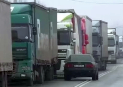 Словацкие водители перекрыли переезд на границе с Украиной
