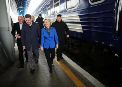 Урсула фон дер Ляйен приехала в Киев обещать членство в Евросоюзе