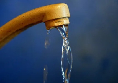 Донецк снова переходит на подачу воды через день. Чиновники обвиняют снижение температуры