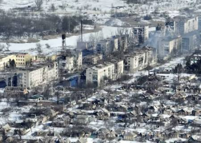 Украинские чиновники берут деньги на восстановление разрушенных войной городов. Деньги тратятся, города не восстанавливаются