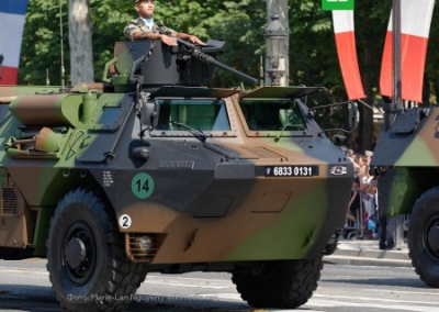 Франция сплавит ВСУ сотни старых бронетранспортеров VAB и готовит отправку своих войск на Украину