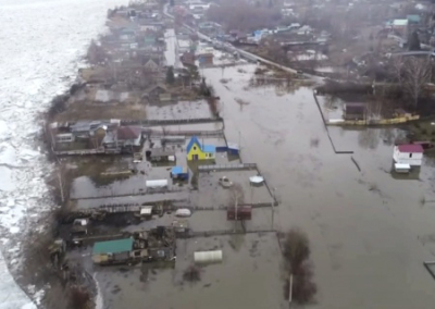 Паводок добрался до Кузбасса. Оренбург продолжает затапливать